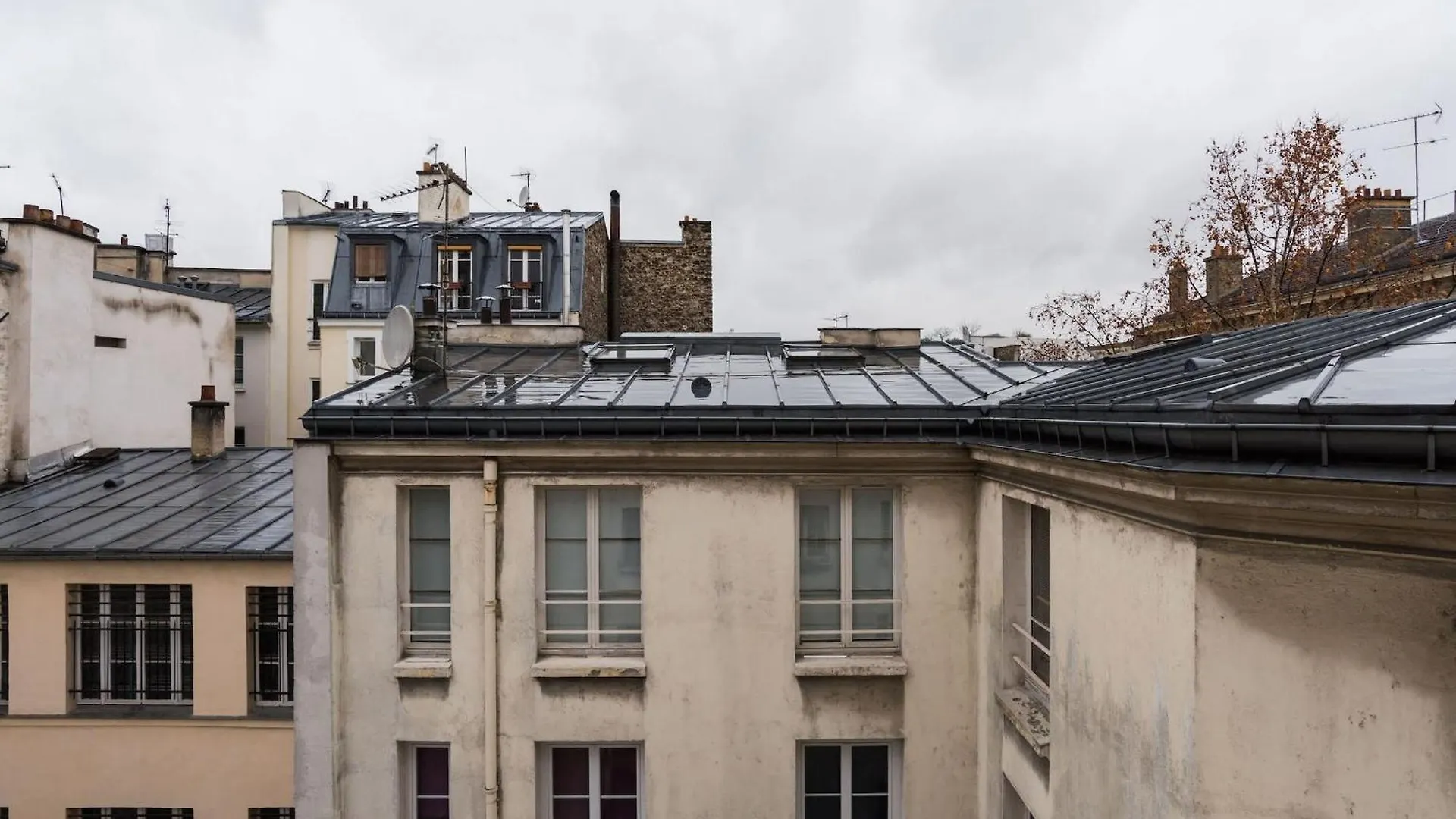 Arts Et 1br Cozy Flat